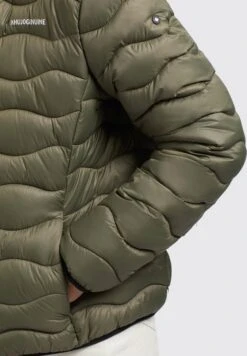 Khujo Nanna - Winterjas - Olivgrün 13 Khujo Nanna - Winterjas - Olivgrün -Khujo Kleding Winkel 499cf4237e6042b29310e71cbf5e62f9