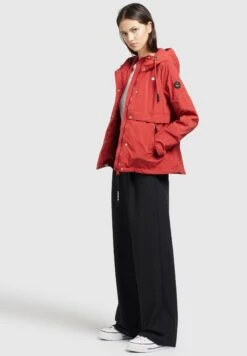 Khujo Zahira3 - Lichte Jas - Rot -Khujo Kleding Winkel 62b1b063c6194b5f9d619c46ffe6bd17