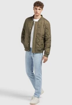 Khujo Carlson - Jas - Olivgrün -Khujo Kleding Winkel 85db6bc3363641a69e75e5f83b7fe269