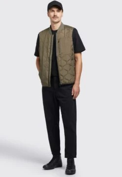 Khujo Liel - Bodywarmer - Olivgruen 8 Khujo Liel - Bodywarmer - Olivgruen -Khujo Kleding Winkel 8942137254e64fd1b3ca6654a2564db6