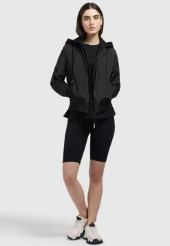 Khujo Persee - Jas - Schwarz -Khujo Kleding Winkel 92a5fa95583a48fa8d9cd465b209b3c4