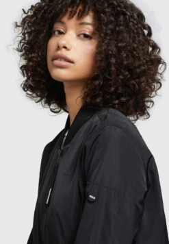 Khujo Stence2 - Bomberjacks - Schwarz -Khujo Kleding Winkel b5a85e96580f4590b67dc0c917ad0d8c