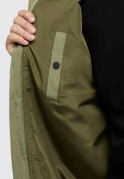 Khujo Astile2 - Bomberjacks - Olivgrün 14 Khujo Astile2 - Bomberjacks - Olivgrün -Khujo Kleding Winkel fdc89a9e167748758949924b9c135335